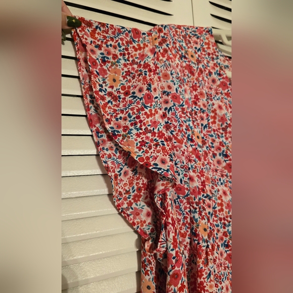 Carolina Belle Red and White Ruffled Short Sleeve Blouse - Picture 4 of 4